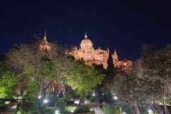 Salamanca-zahrada-Celestina-noc