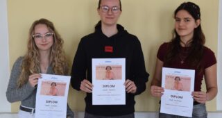 Úspěchy našich studentek v okresním a krajském kole Olympiády v českém jazyce